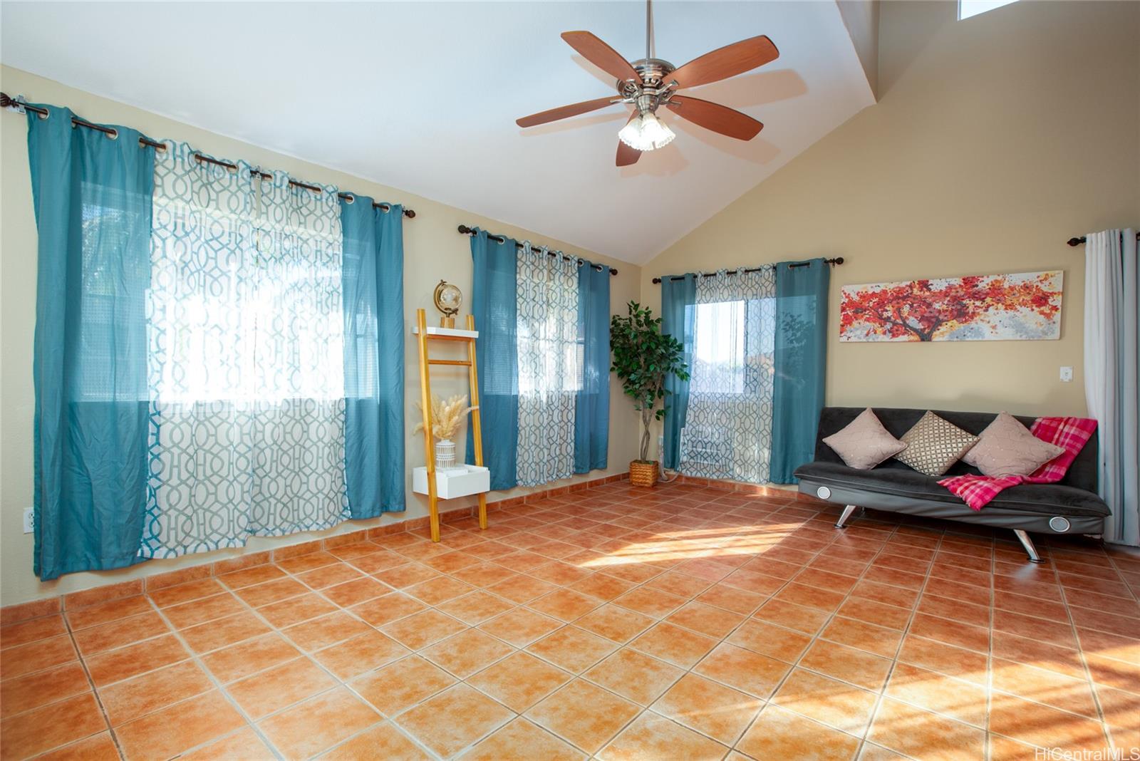 94-212  Huewai Place Waikele, Waipahu home - photo 3 of 24