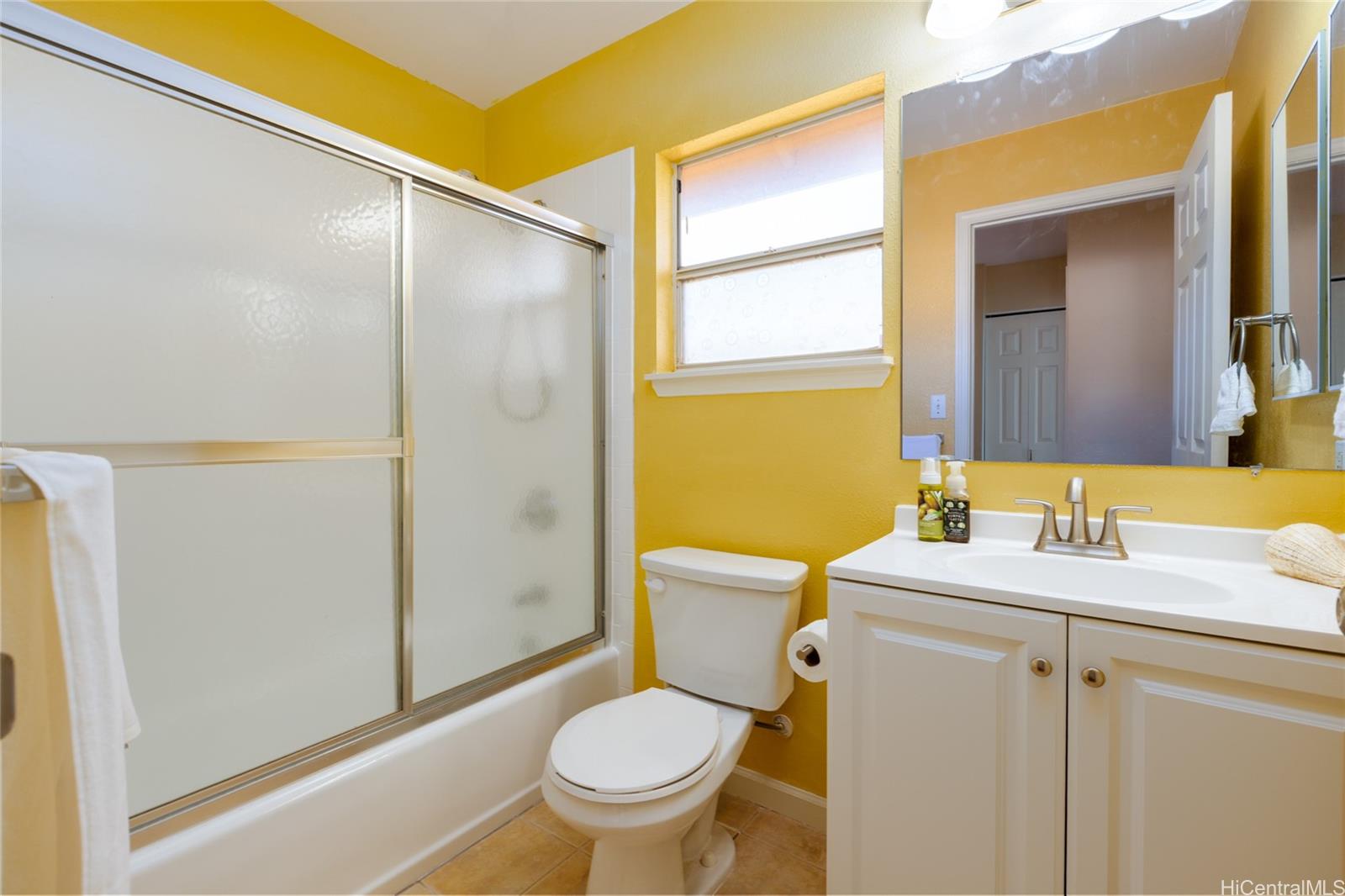 94-212  Huewai Place Waikele, Waipahu home - photo 21 of 24