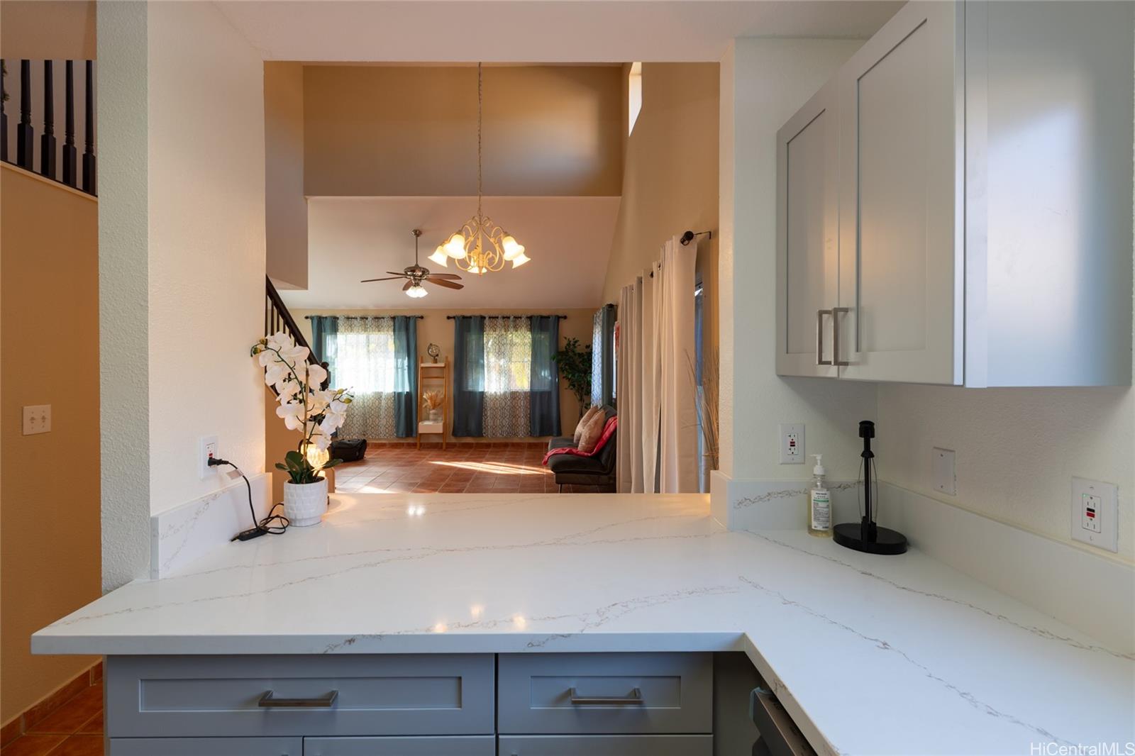 94-212  Huewai Place Waikele, Waipahu home - photo 6 of 24