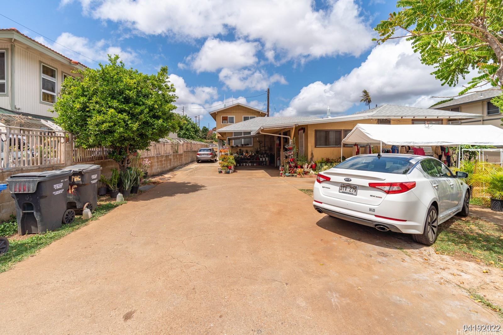 94216 Makamaka Place 4 (Back Upstairs) Waipahu Hawaii Rental