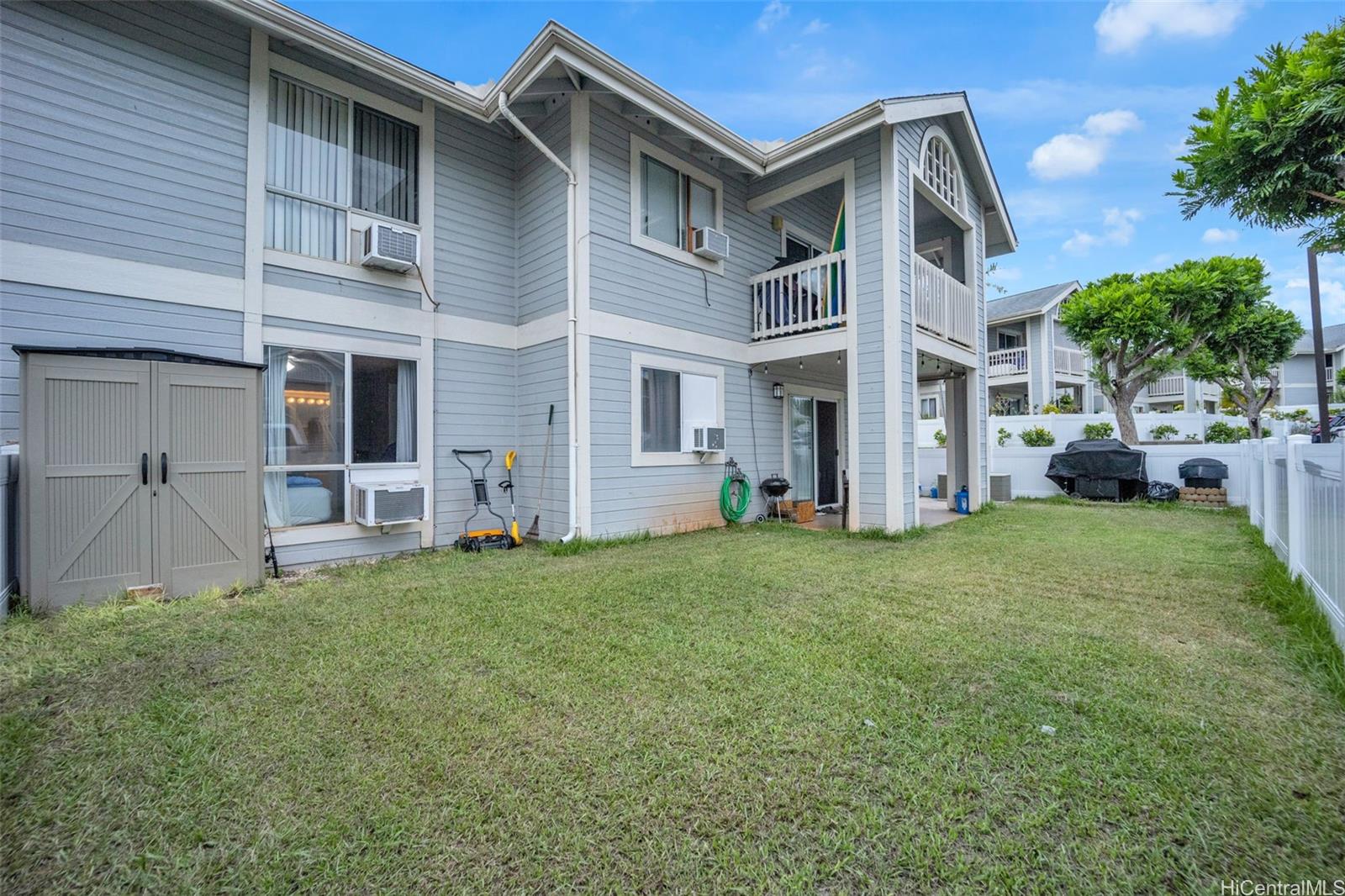 Waikele townhouse # F105, Waipahu, Hawaii - photo 16 of 18