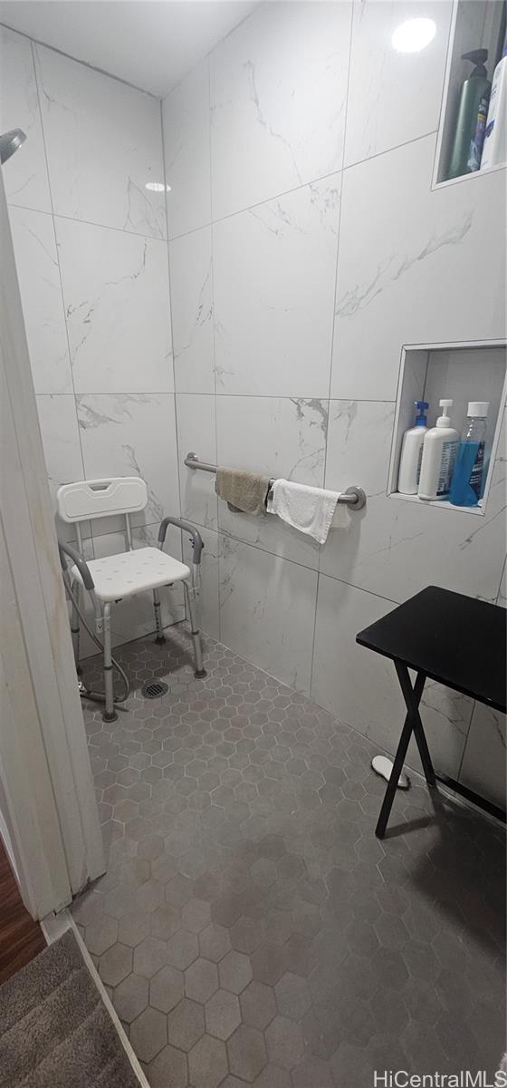 94-220  Waipahu St Robinson Heights, Waipahu home - photo 15 of 20