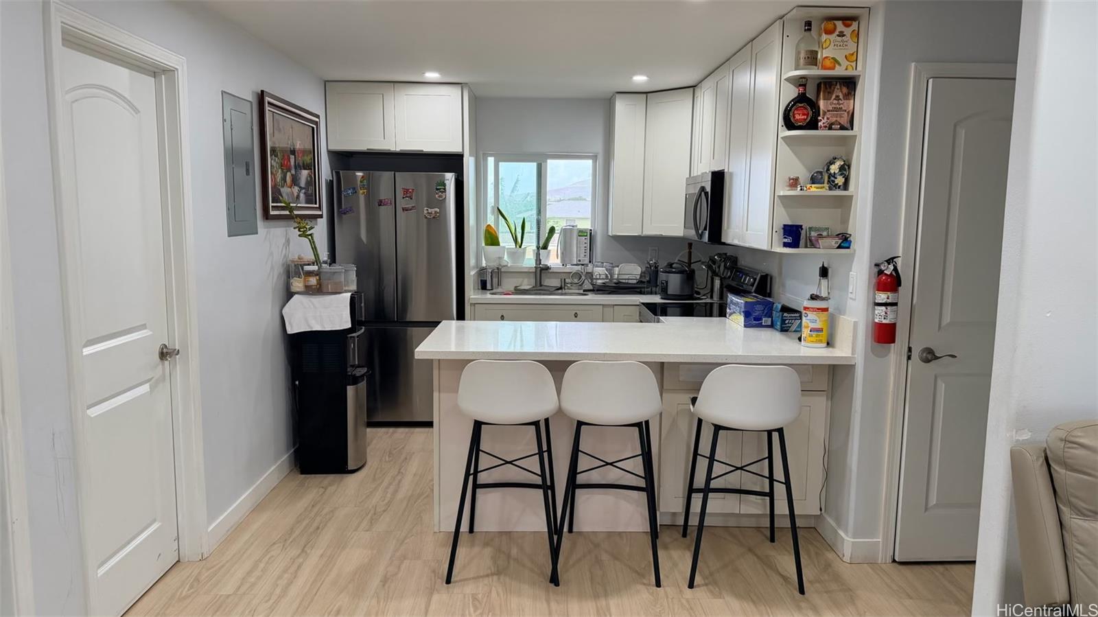 94-220  Waipahu Street Robinson Heights, Waipahu home - photo 15 of 23