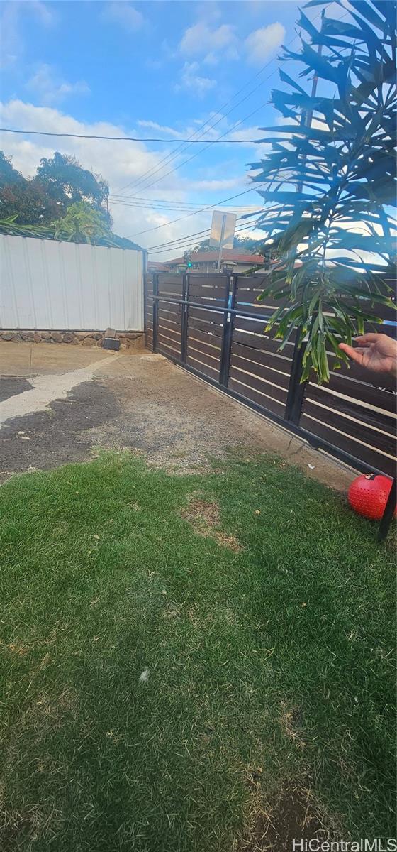 94-220  Waipahu St Robinson Heights, Waipahu home - photo 17 of 20