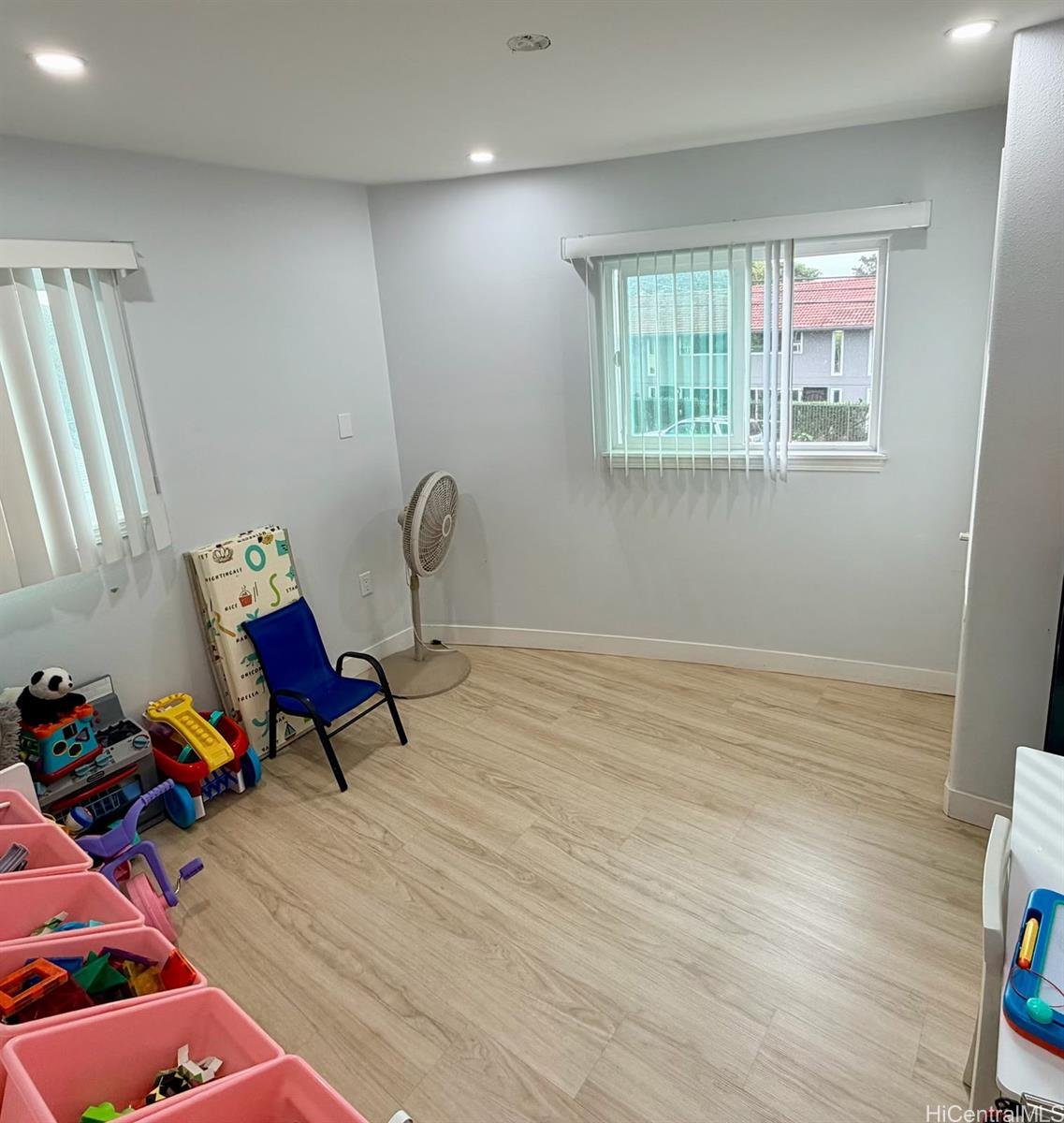 94-220  Waipahu Street Robinson Heights, Waipahu home - photo 17 of 23