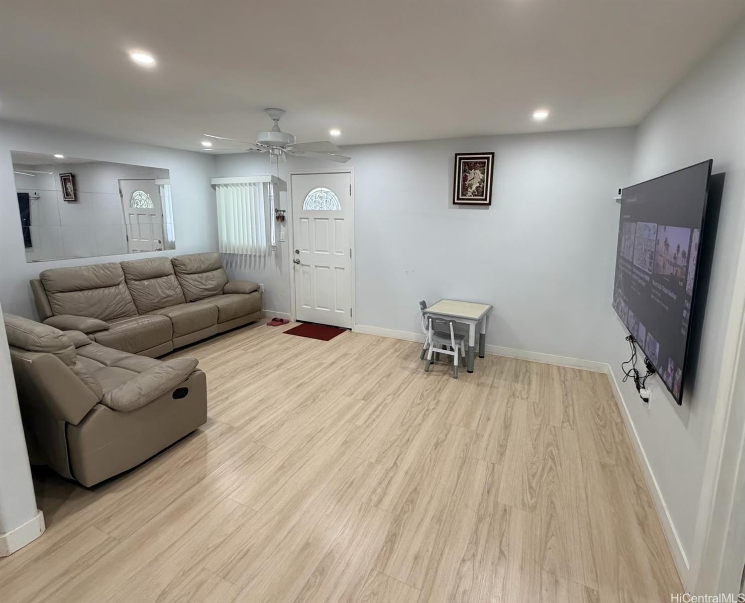 94-220  Waipahu Street Robinson Heights, Waipahu home - photo 18 of 23