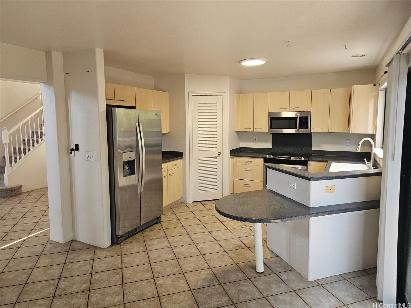 94-240  Anapau Place Waikele, Waipahu home - photo 3 of 22