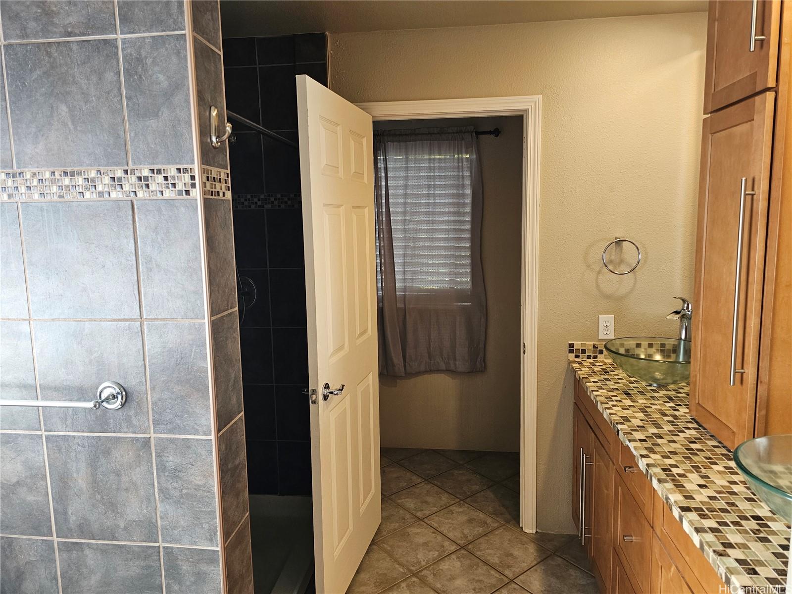 94-240  Anapau Place Waikele, Waipahu home - photo 21 of 22