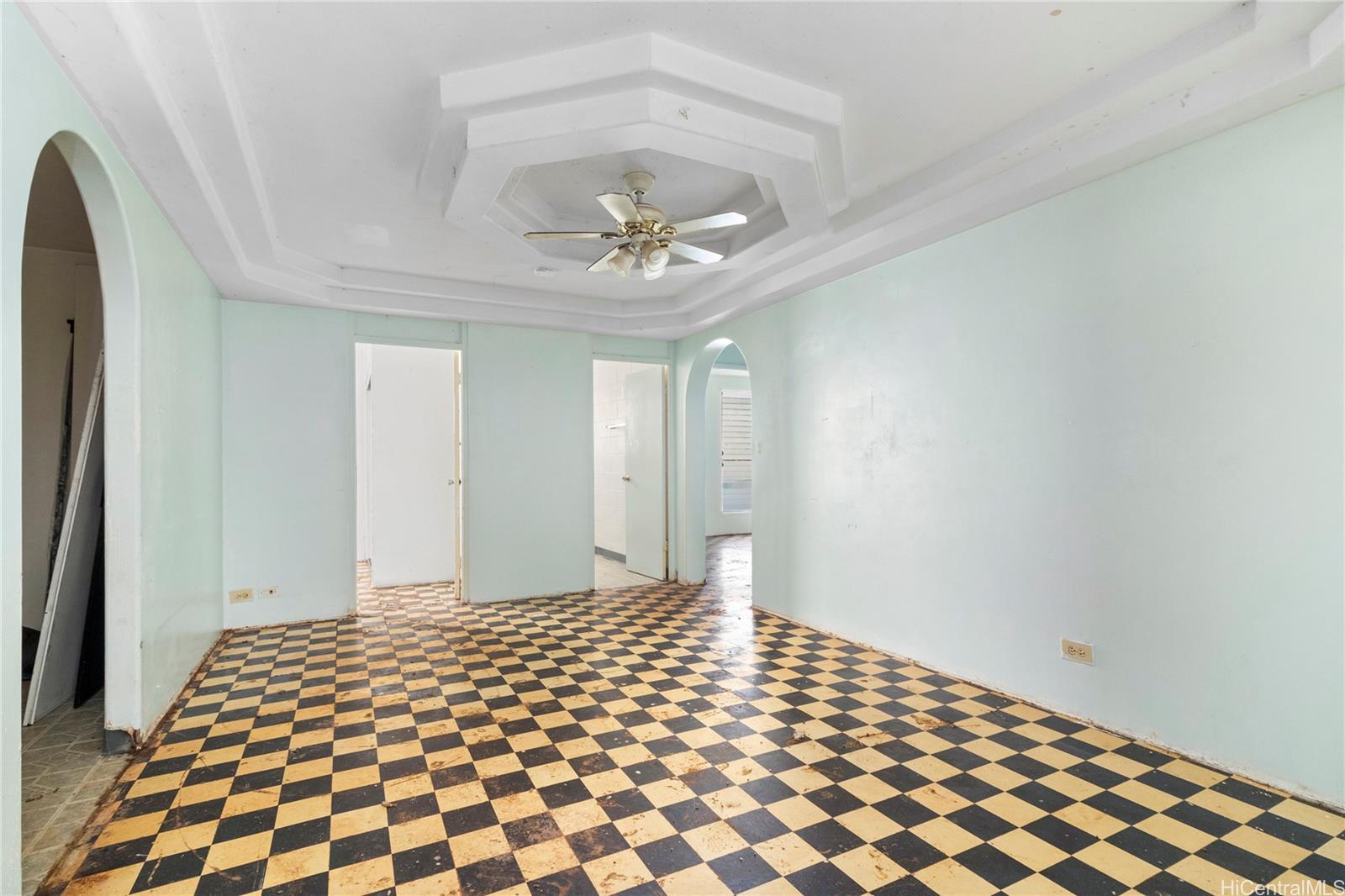 Su Casa condo # 1022, Waipahu, Hawaii - photo 2 of 11