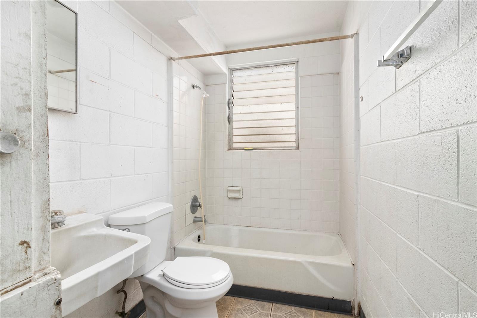 Su Casa condo # 1022, Waipahu, Hawaii - photo 7 of 11