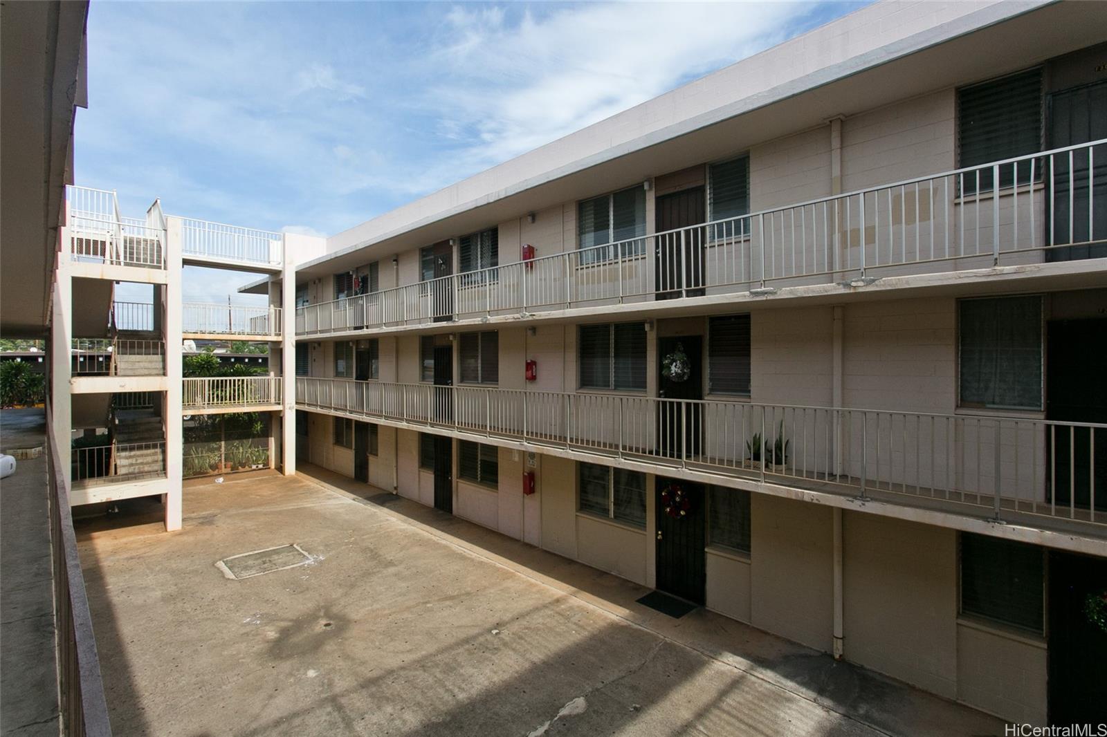Su Casa condo # 2028, Waipahu, Hawaii - photo 2 of 11
