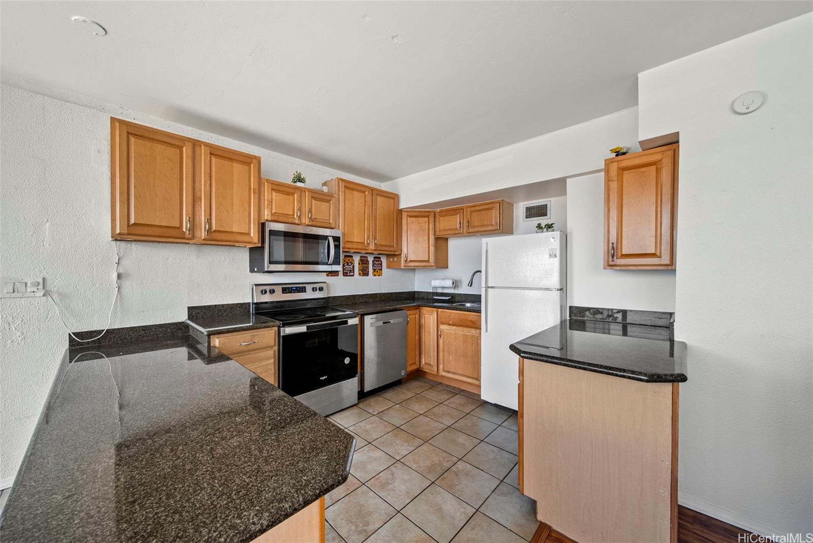 Plantation View Hale condo # B4, Waipahu, Hawaii - photo 4 of 14