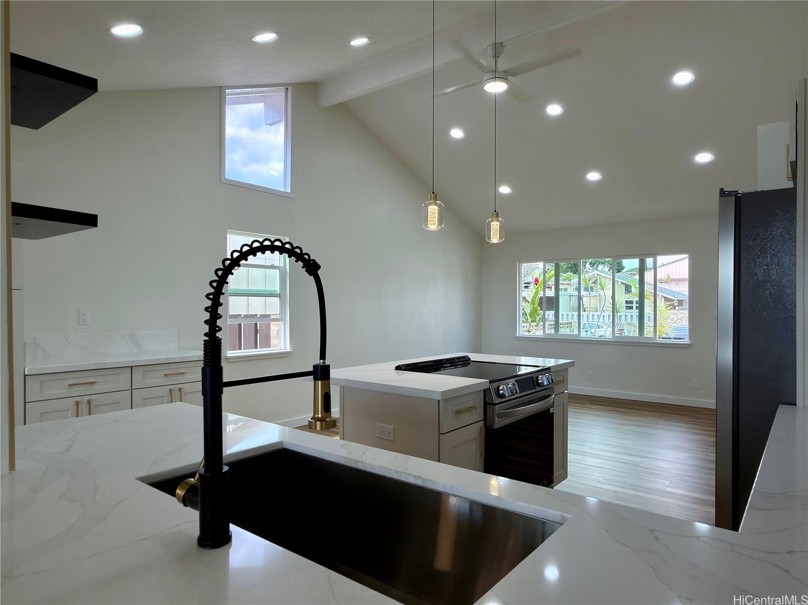 94-257  Kiaha Loop Mililani Area, Central home - photo 2 of 14