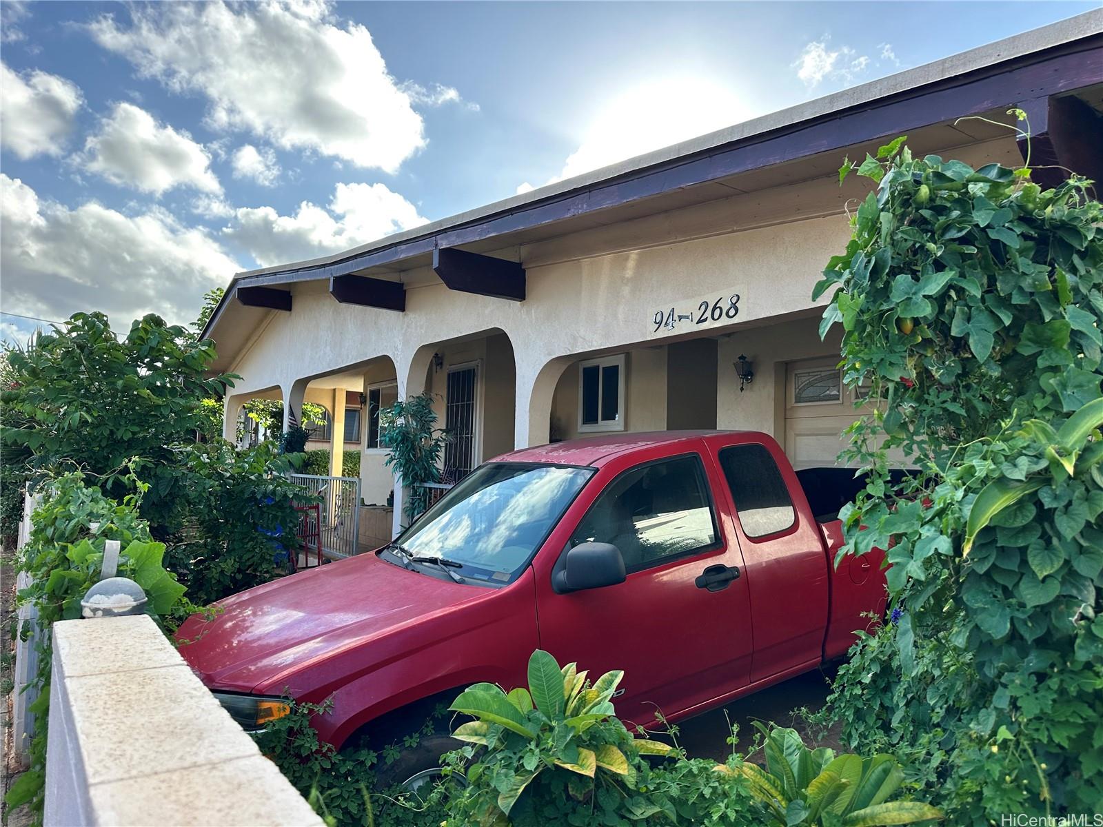 94-268  Waipahu Street Robinson Heights, Waipahu home - photo 2 of 4