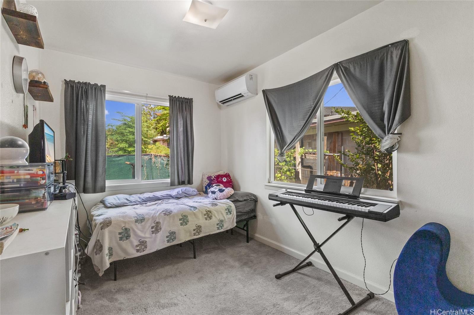 94-287  Kahuawai Street Waipahu Triangle, Waipahu home - photo 13 of 18