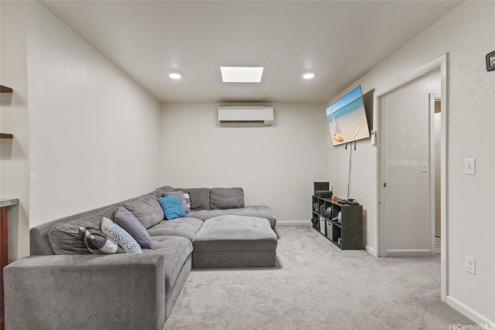 94-287  Kahuawai Street Waipahu Triangle, Waipahu home - photo 14 of 18