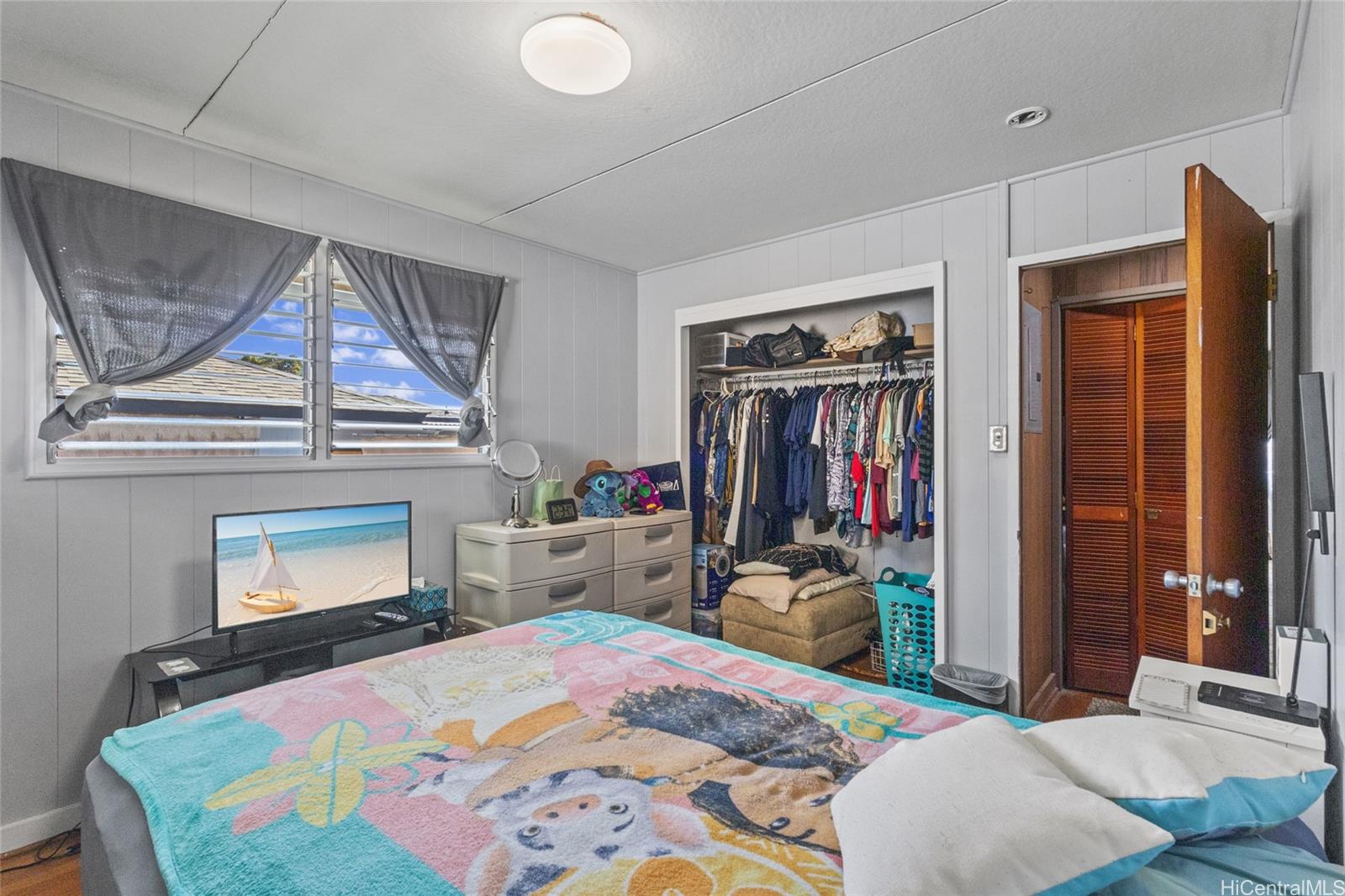 94-287  Kahuawai Street Waipahu Triangle, Waipahu home - photo 6 of 18