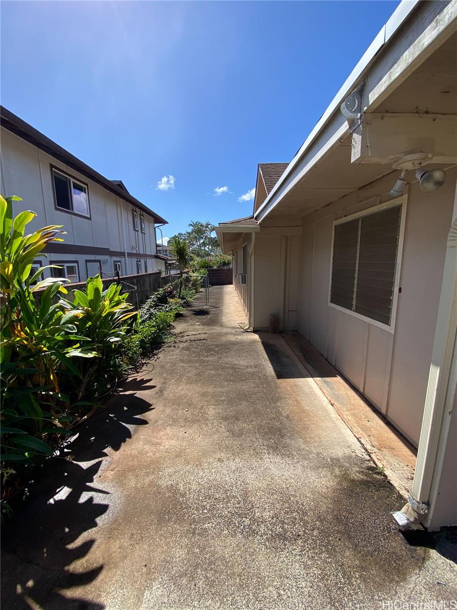 94-30  Mahau Pl Mililani Area, Central home - photo 4 of 17