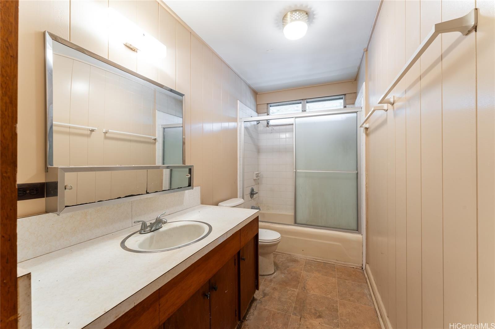 94-315  Kahuahele Street Waipahu Triangle, Waipahu home - photo 14 of 24