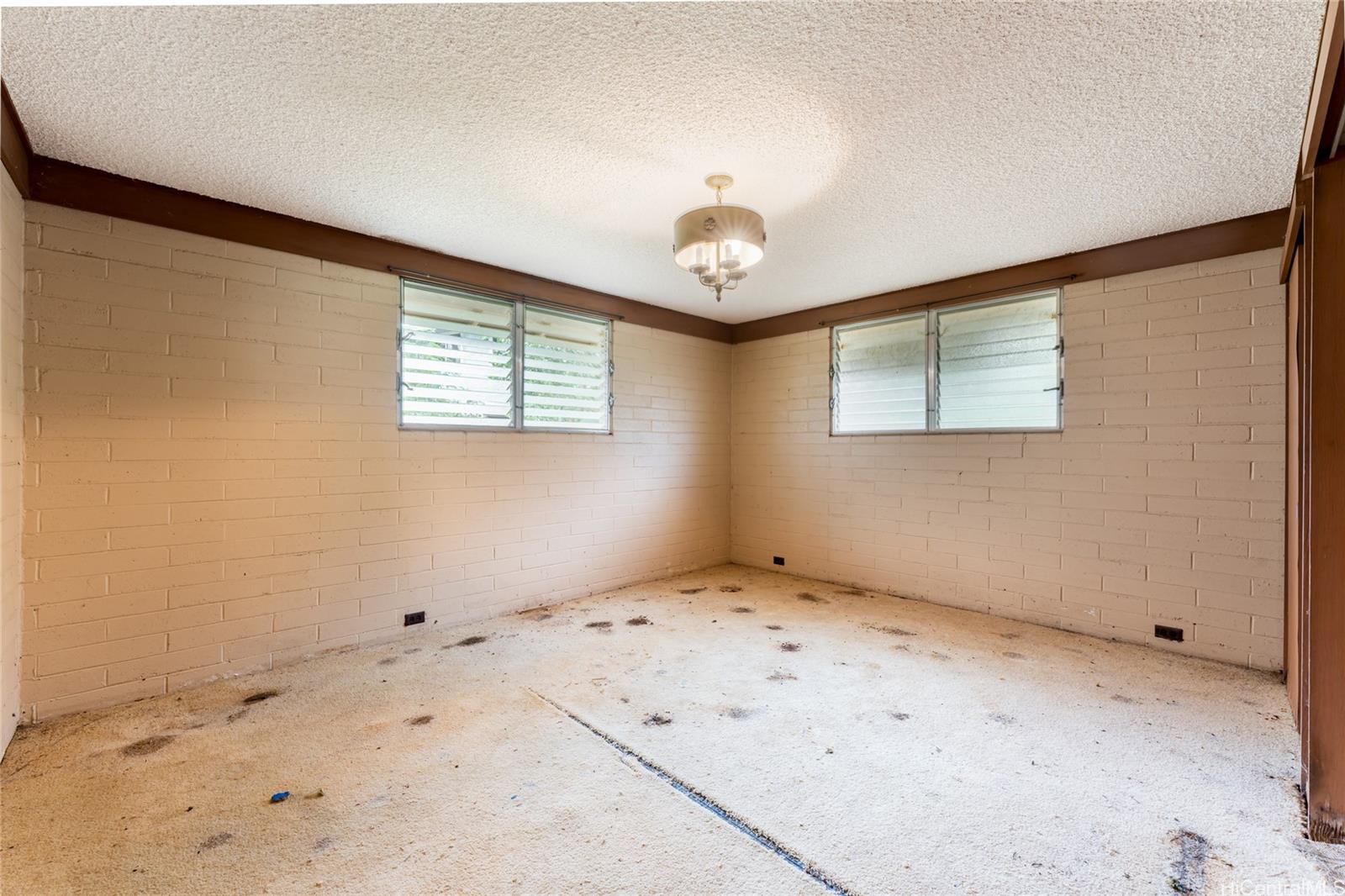 94-315  Kahuahele Street Waipahu Triangle, Waipahu home - photo 16 of 24