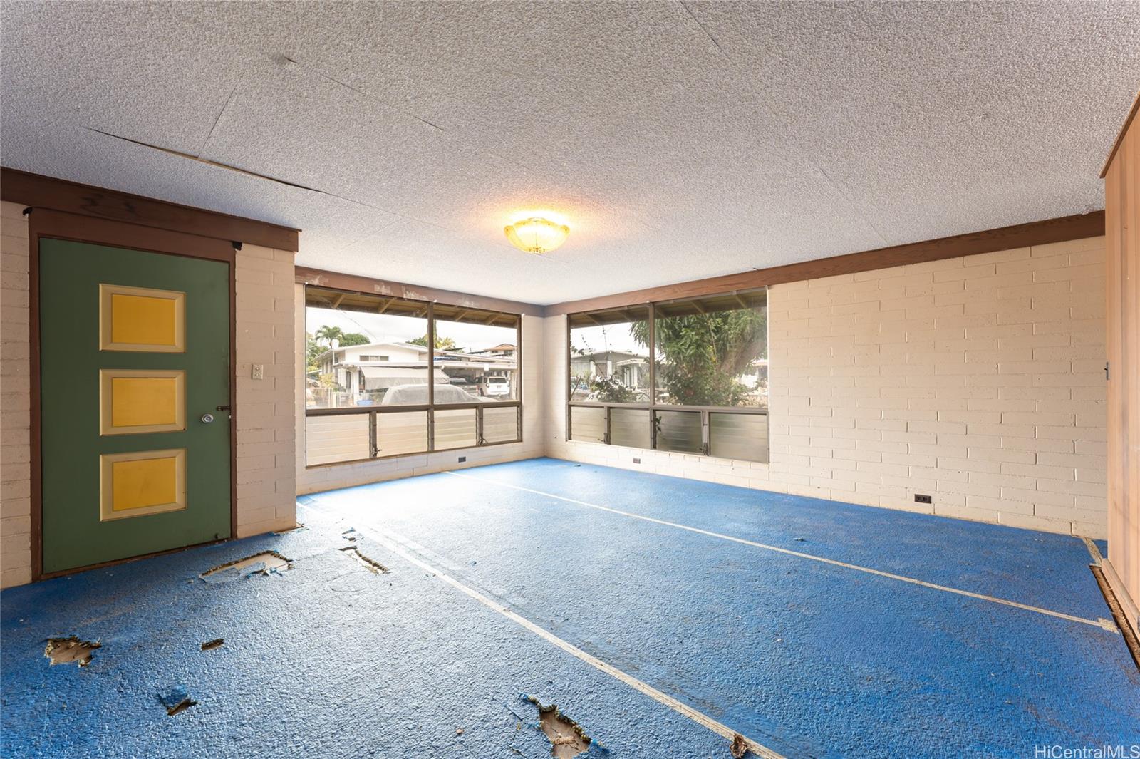 94-315  Kahuahele Street Waipahu Triangle, Waipahu home - photo 7 of 24