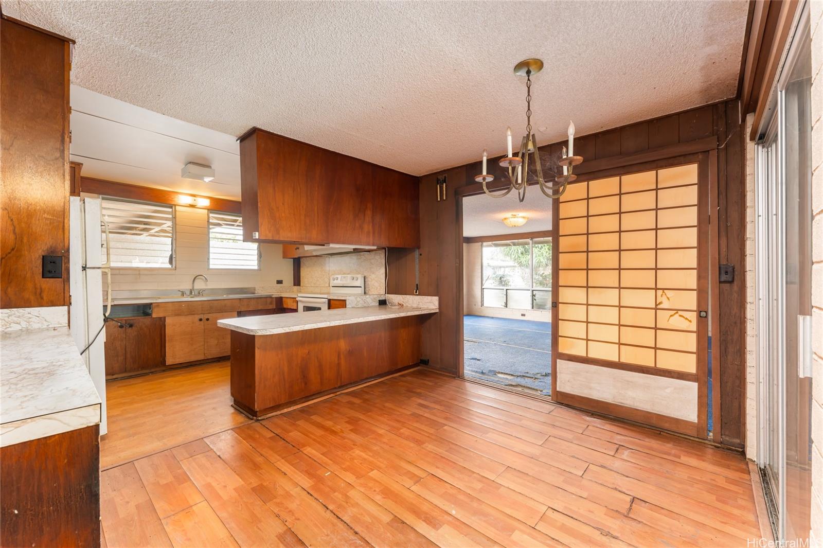 94-315  Kahuahele Street Waipahu Triangle, Waipahu home - photo 8 of 24