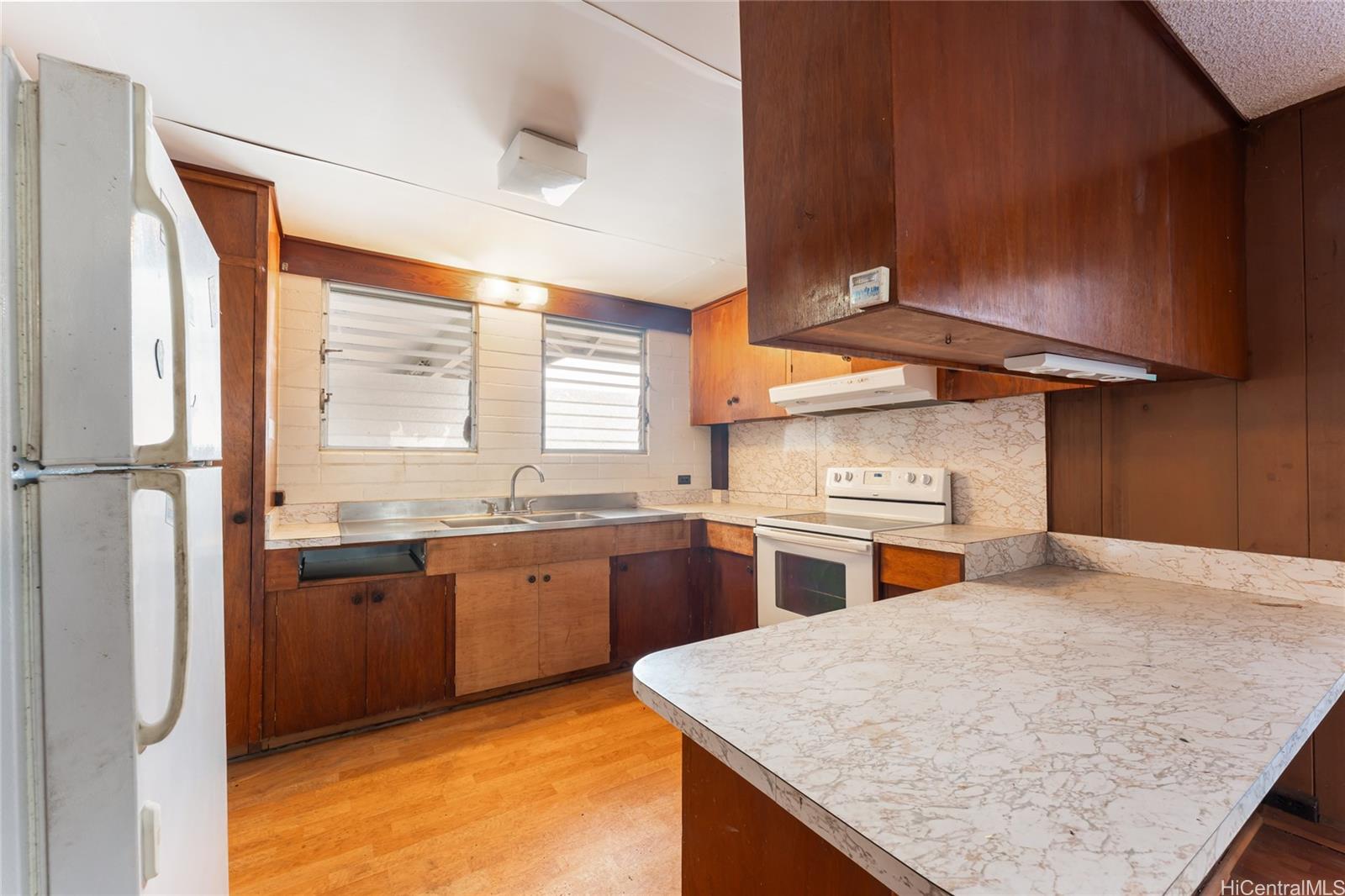 94-315  Kahuahele Street Waipahu Triangle, Waipahu home - photo 9 of 24