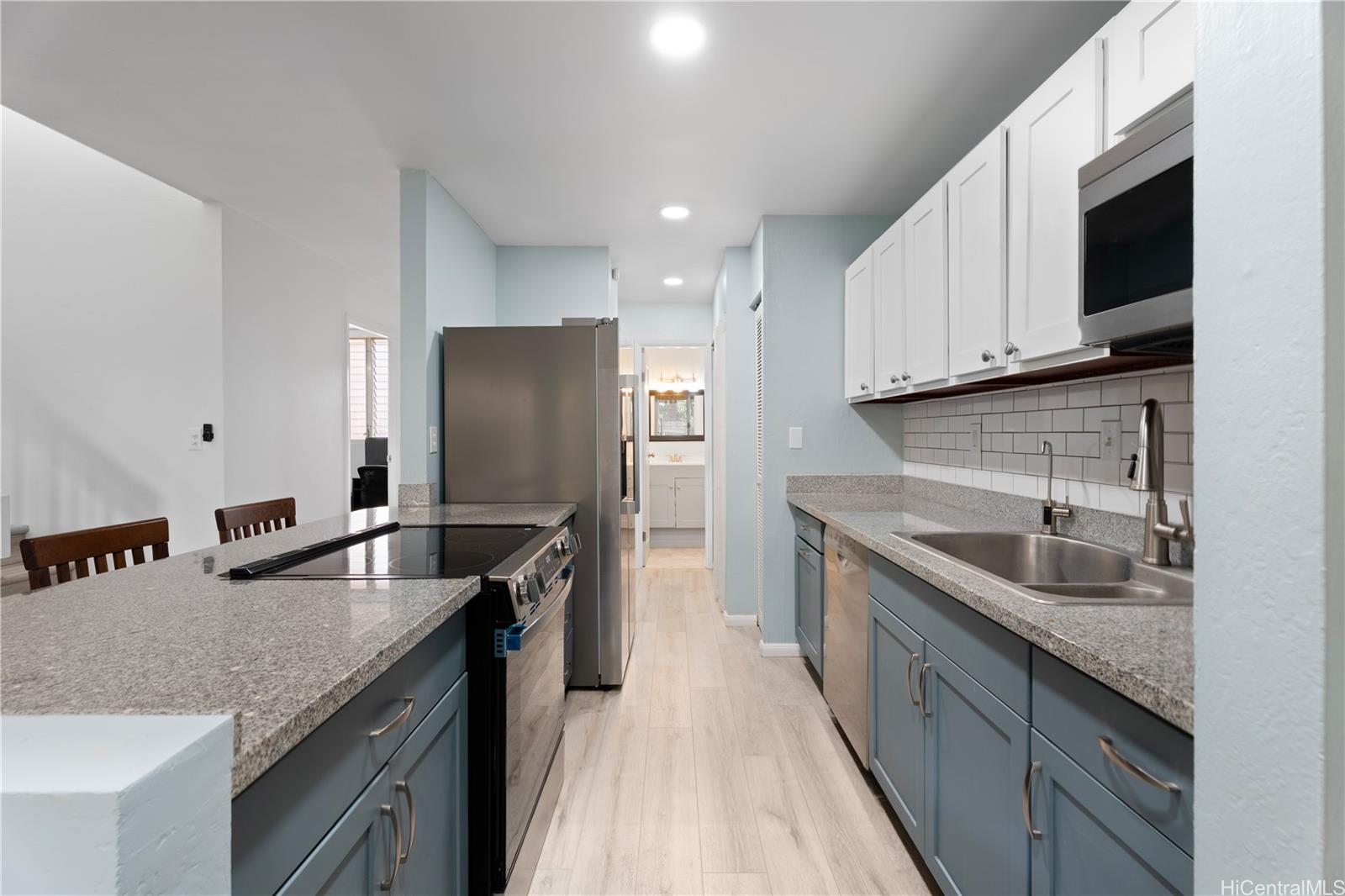 MTA townhouse # 7, Mililani, Hawaii - photo 2 of 19