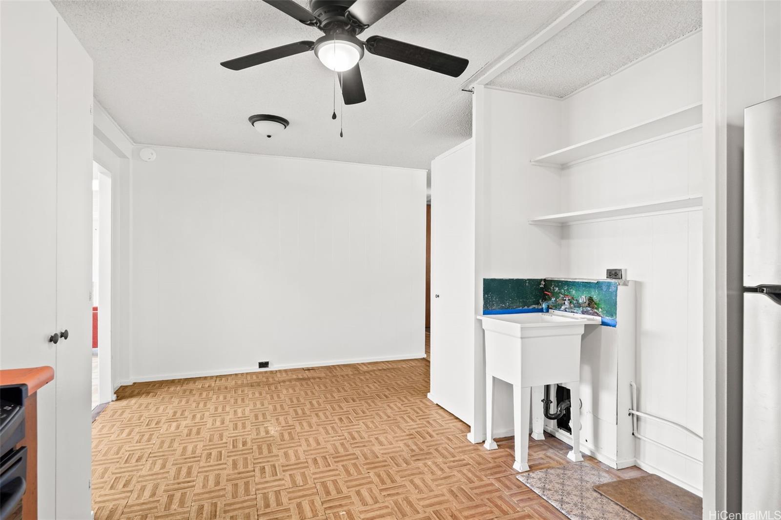 94-326  Kipou Pl Harbor View, Waipahu home - photo 11 of 24