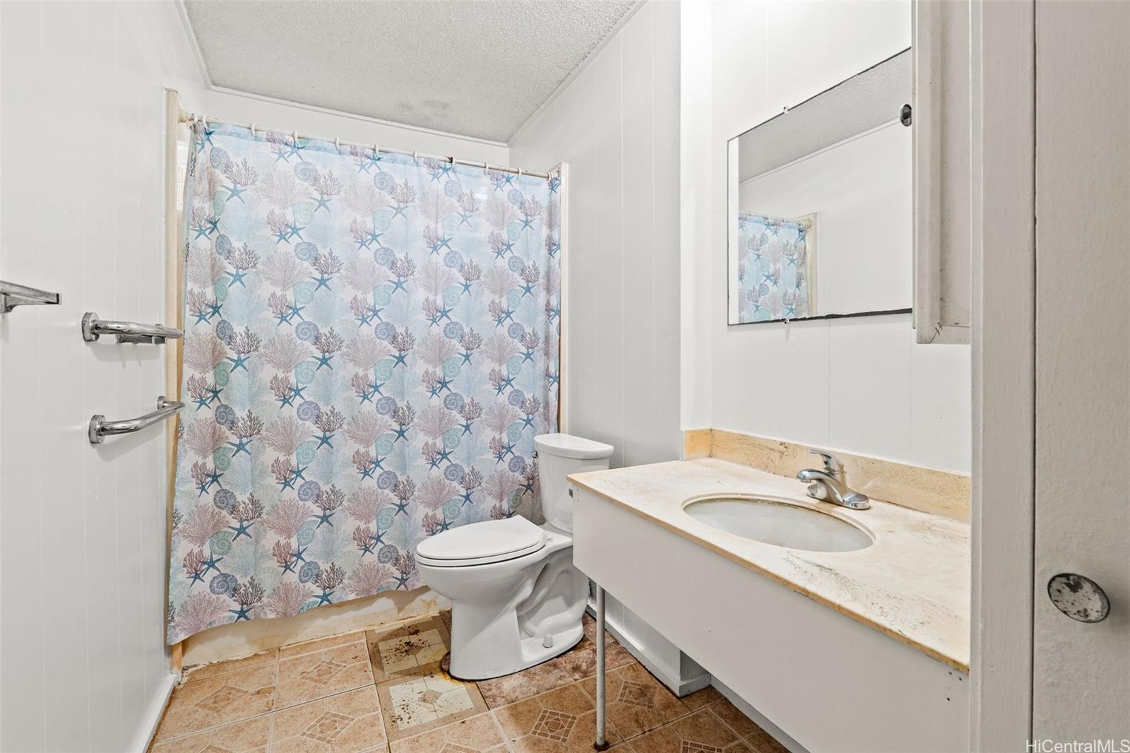 94-326  Kipou Pl Harbor View, Waipahu home - photo 12 of 24