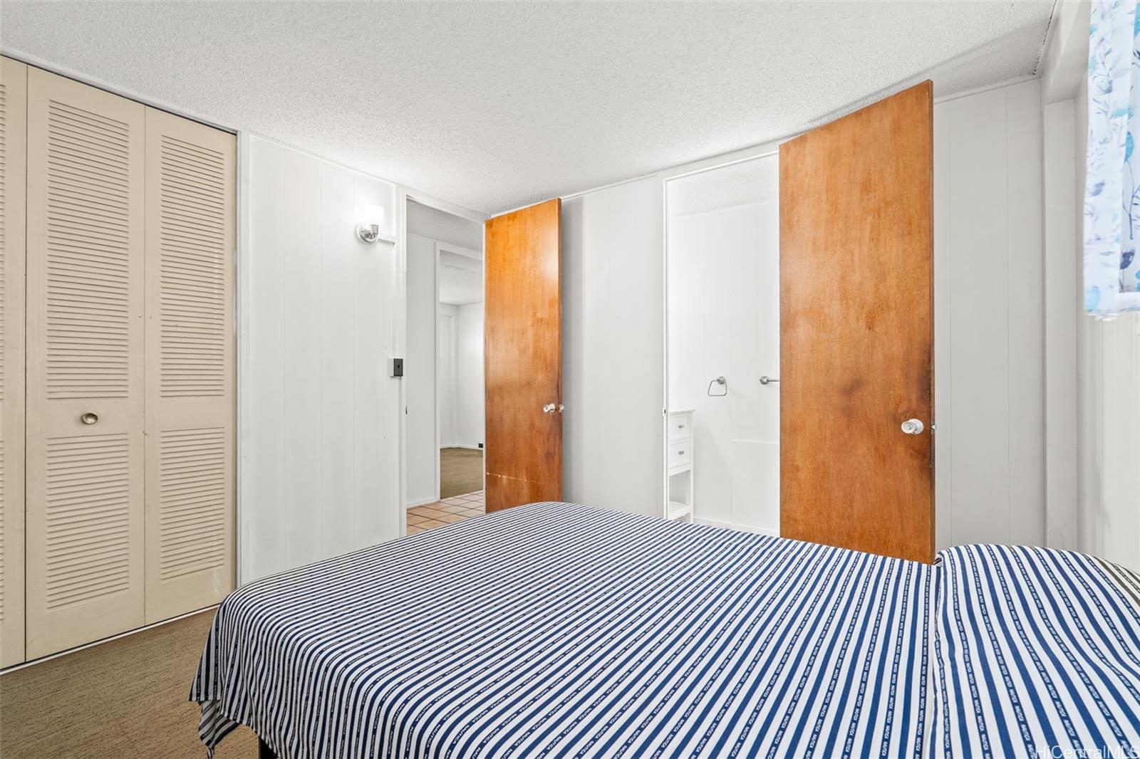 94-326  Kipou Pl Harbor View, Waipahu home - photo 19 of 24