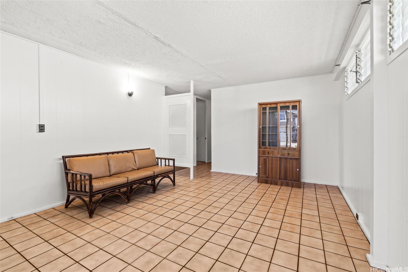 94-326  Kipou Pl Harbor View, Waipahu home - photo 7 of 24