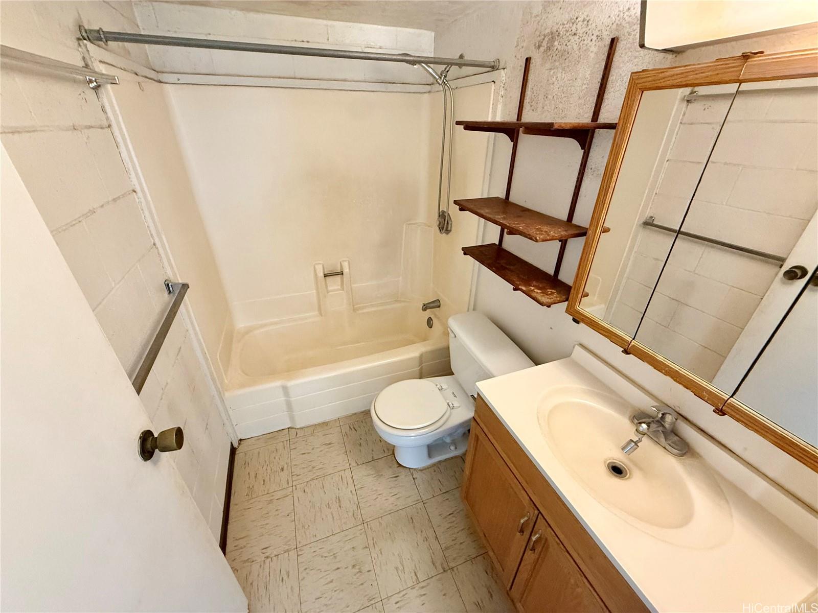 Hokuahi Apts condo # 309, Mililani, Hawaii - photo 5 of 8