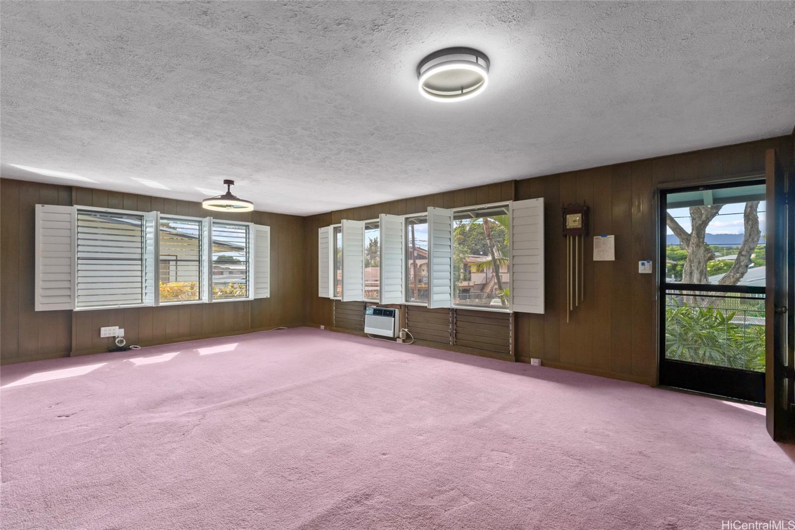 94-341  Kahuanani St Waipahu Triangle, Waipahu home - photo 2 of 24