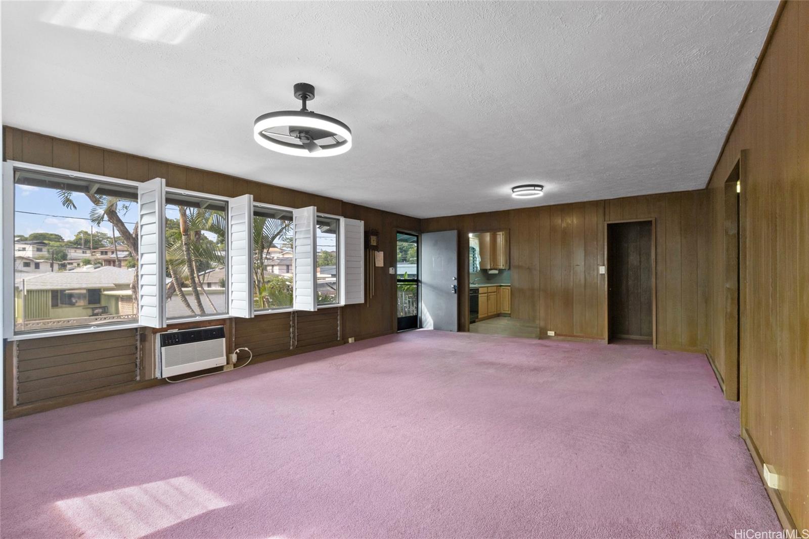 94-341  Kahuanani St Waipahu Triangle, Waipahu home - photo 3 of 24