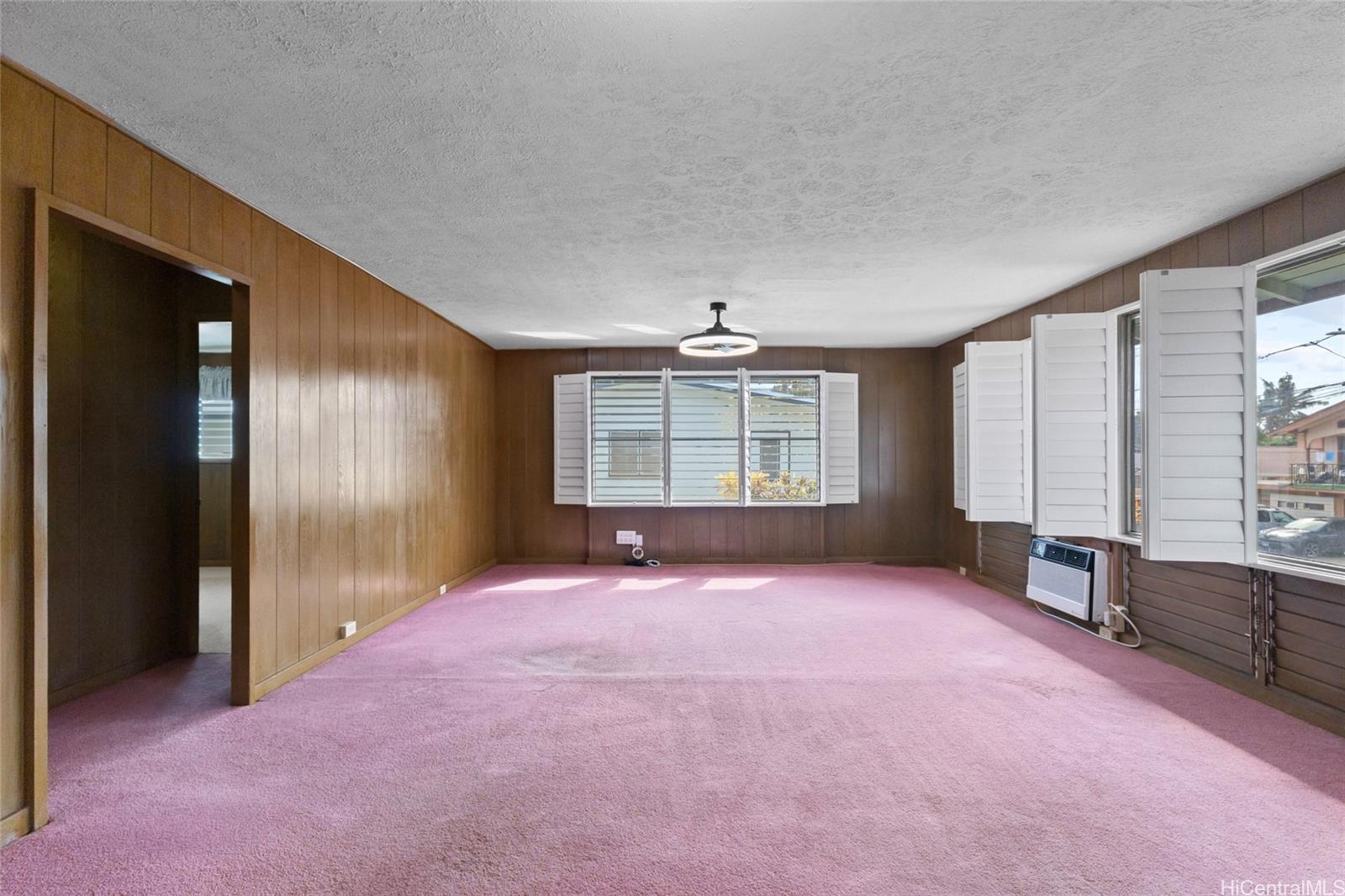 94-341  Kahuanani St Waipahu Triangle, Waipahu home - photo 4 of 24