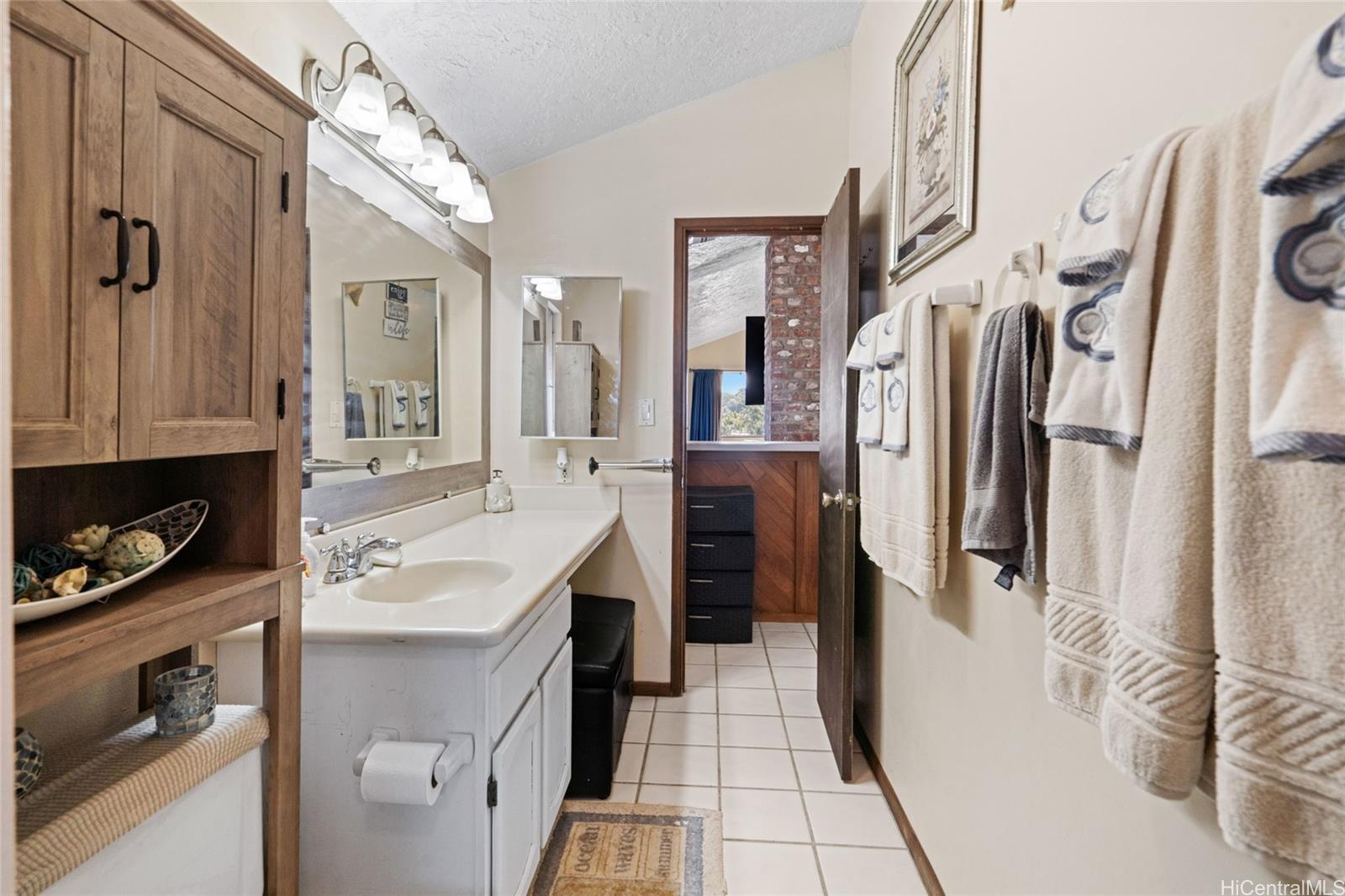 94-341  Ulukoa Street Mililani Area, Central home - photo 13 of 25