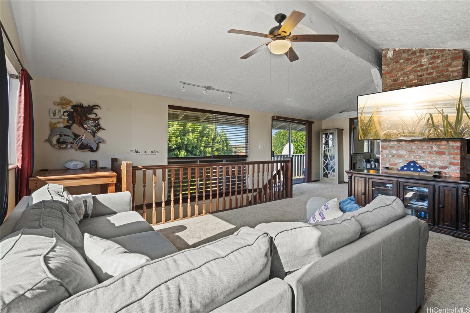 94-341  Ulukoa Street Mililani Area, Central home - photo 4 of 25