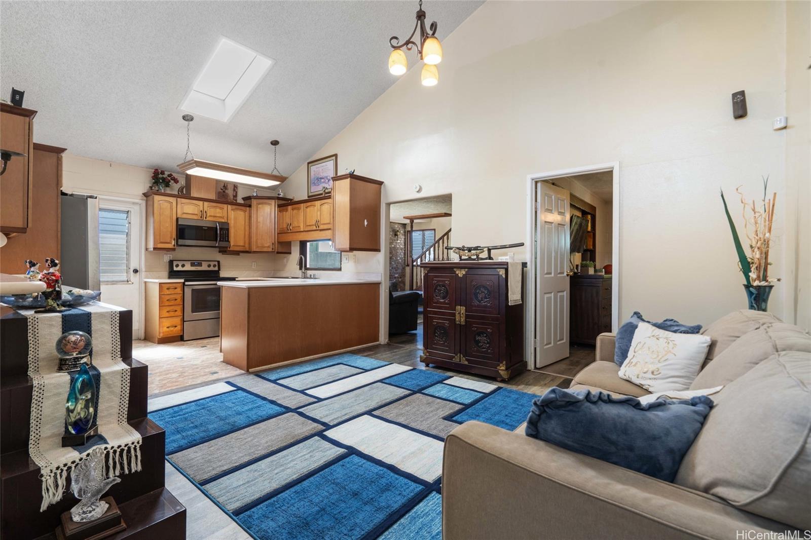 94-341  Ulukoa Street Mililani Area, Central home - photo 5 of 25