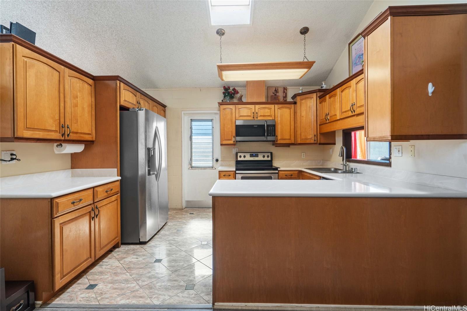 94-341  Ulukoa Street Mililani Area, Central home - photo 9 of 25