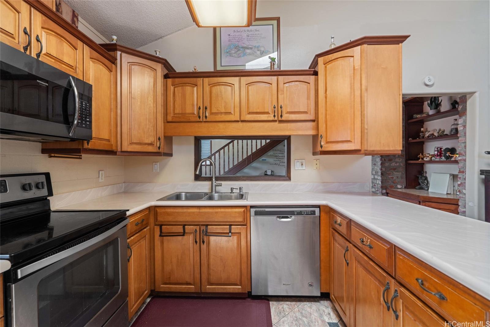 94-341  Ulukoa Street Mililani Area, Central home - photo 10 of 25