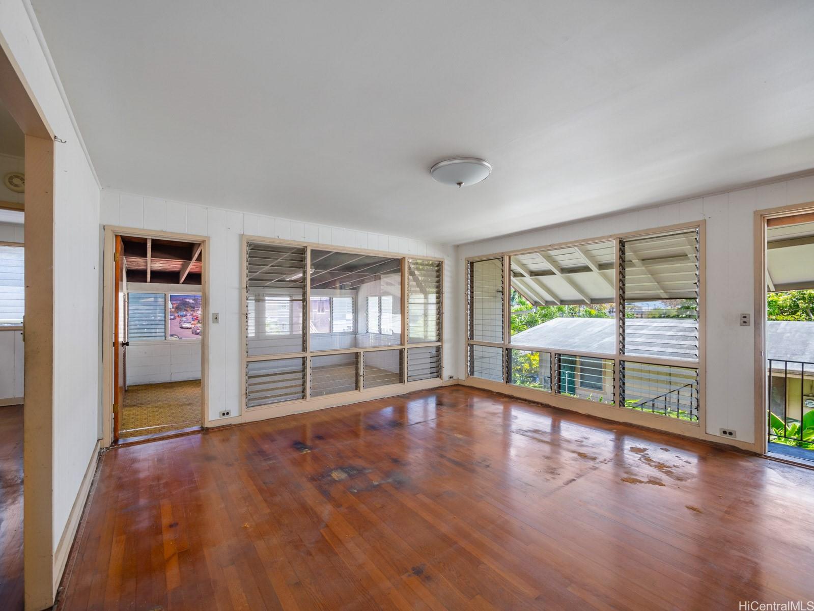 94-346  Mokuola Street Waipahu-lower, Waipahu home - photo 13 of 25