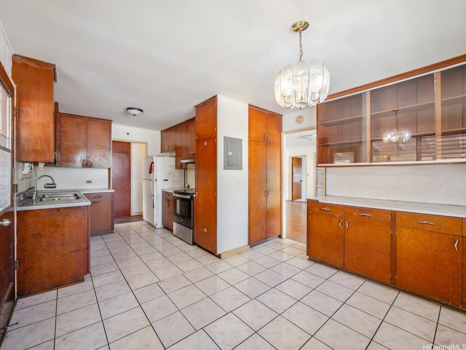 94-346  Mokuola Street Waipahu-lower, Waipahu home - photo 14 of 25