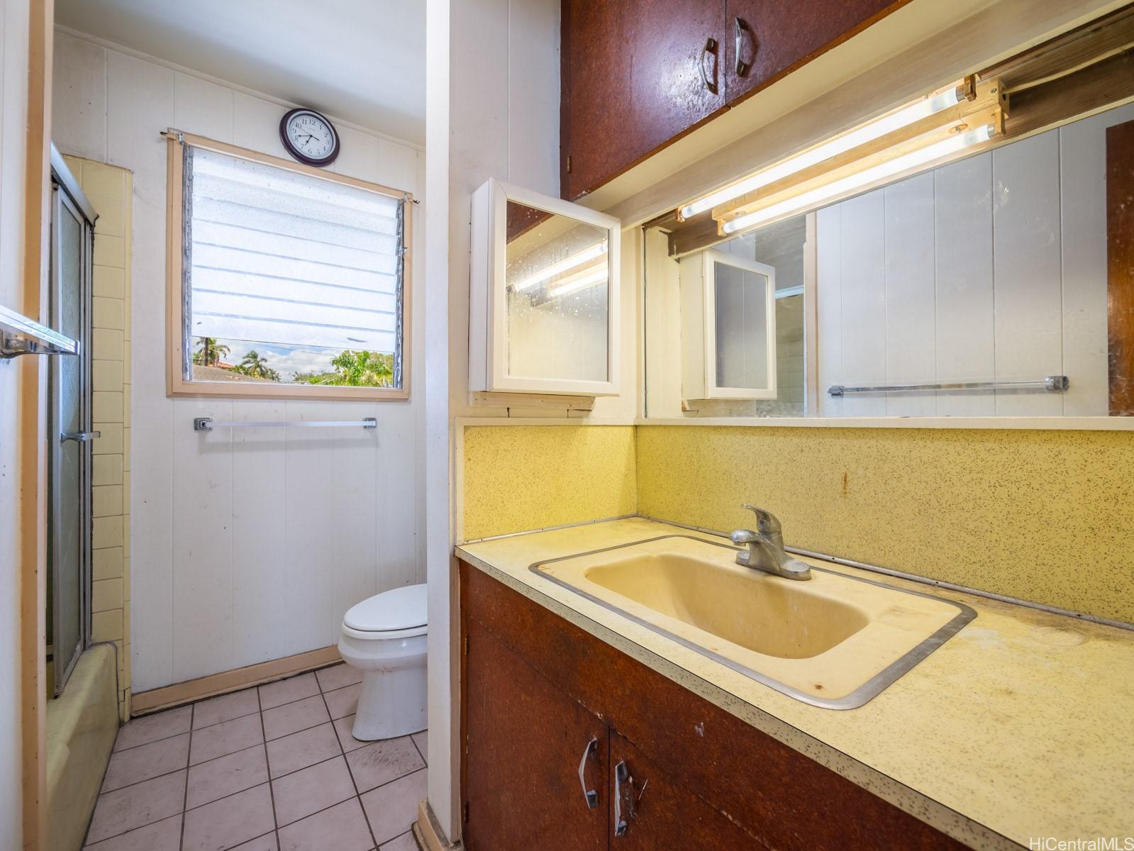 94-346  Mokuola Street Waipahu-lower, Waipahu home - photo 19 of 25