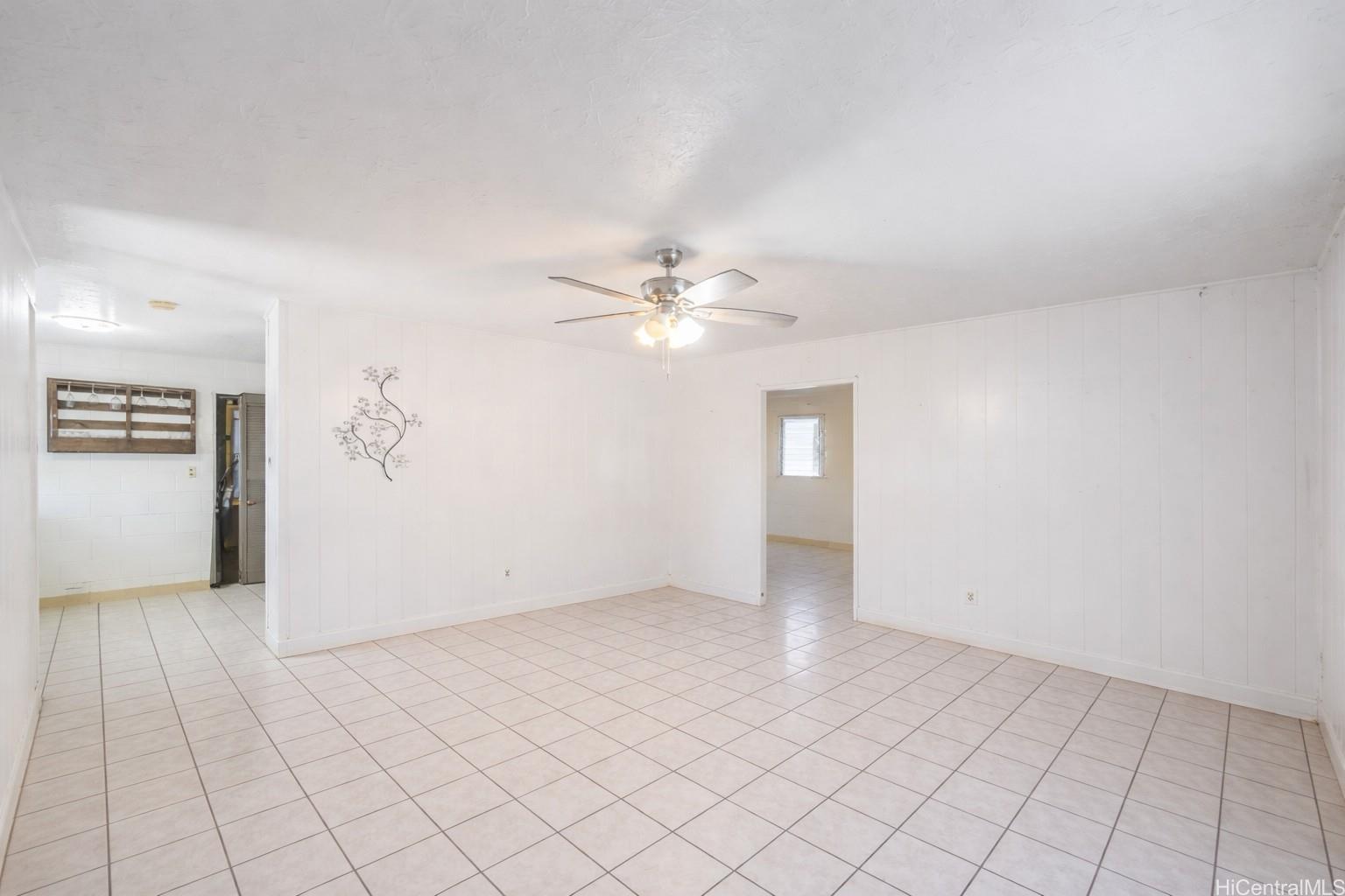 94-346  Mokuola Street Waipahu-lower, Waipahu home - photo 6 of 25