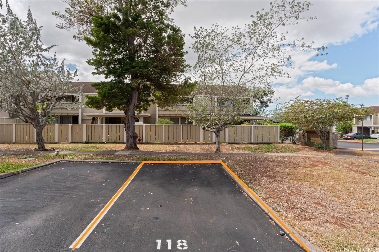 Hokuala Hale condo # 118, Mililani, Hawaii - photo 23 of 25