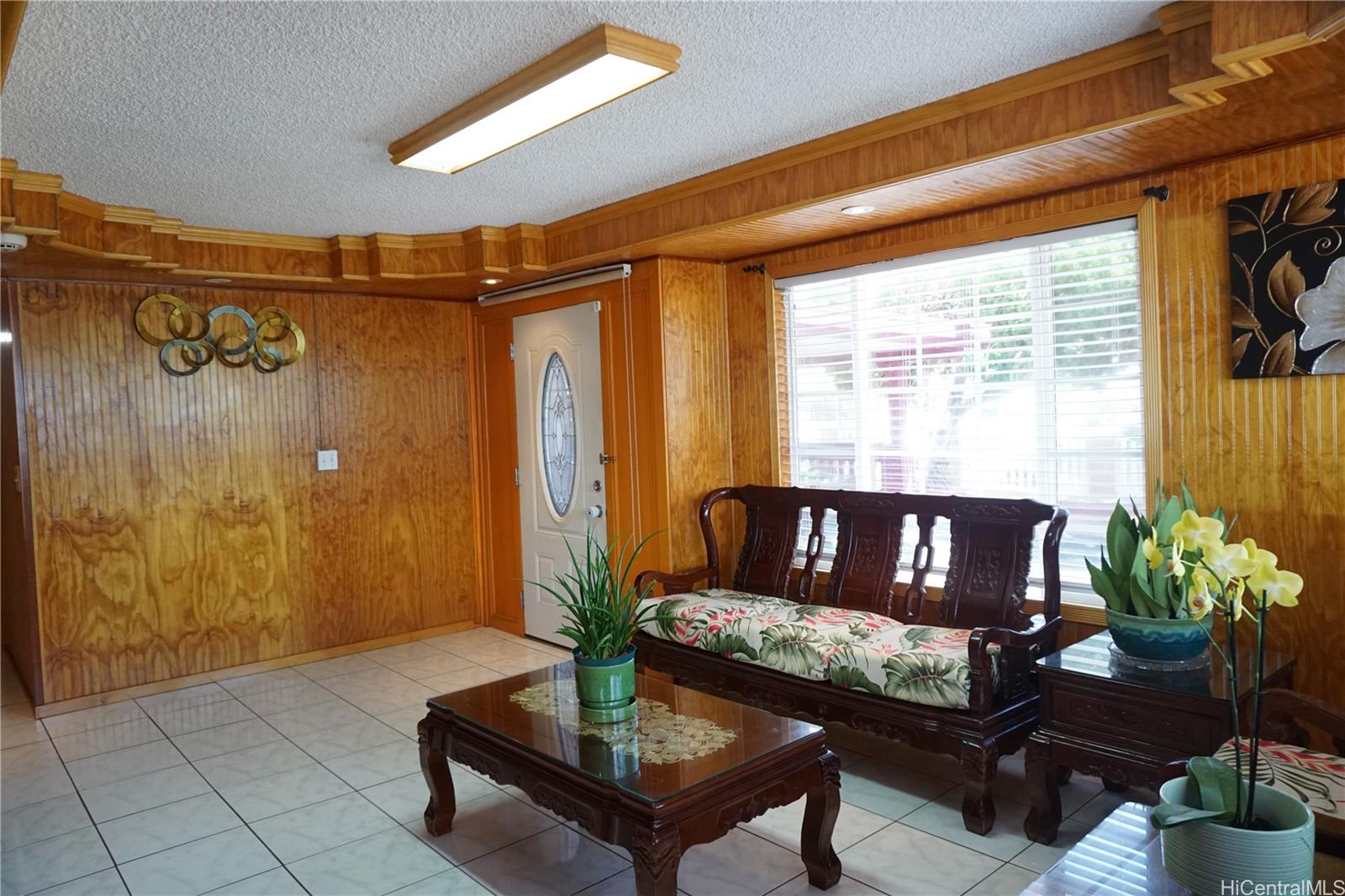 94-350  Kipou Place Harbor View, Waipahu home - photo 2 of 22