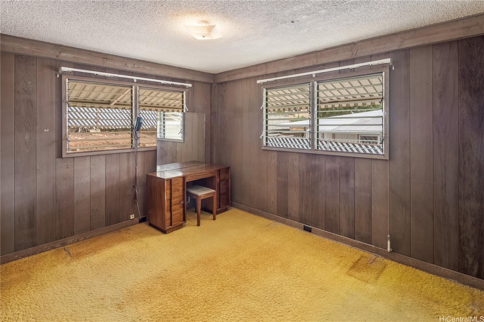 94-365  Kahuapaa Place Waipahu Triangle, Waipahu home - photo 6 of 17