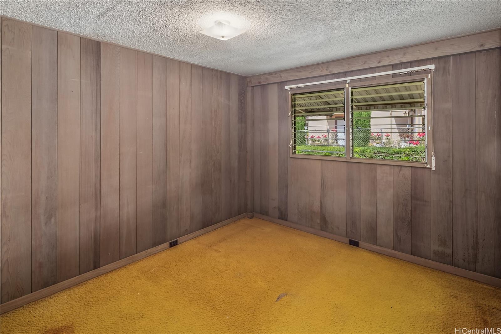 94-365  Kahuapaa Place Waipahu Triangle, Waipahu home - photo 7 of 17