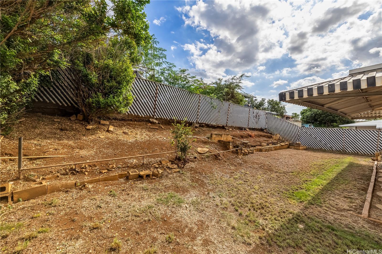 94-365  Kahuapaa Place Waipahu Triangle, Waipahu home - photo 9 of 17